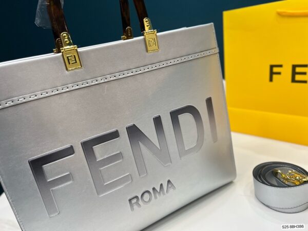 FN47 - Fendi Women's Fashion Bag