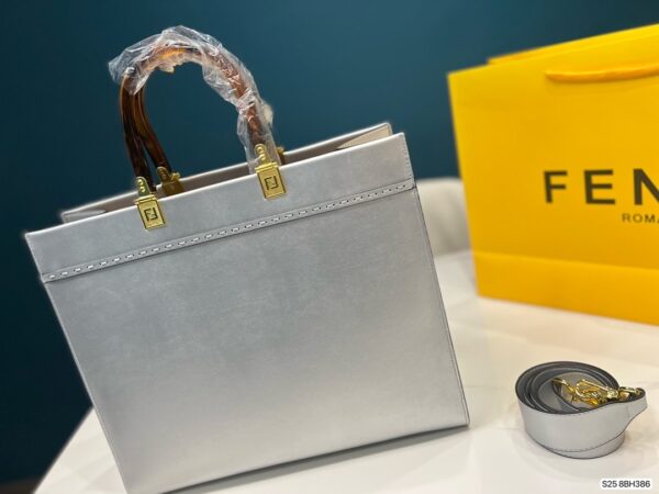 FN47 - Fendi Women's Fashion Bag