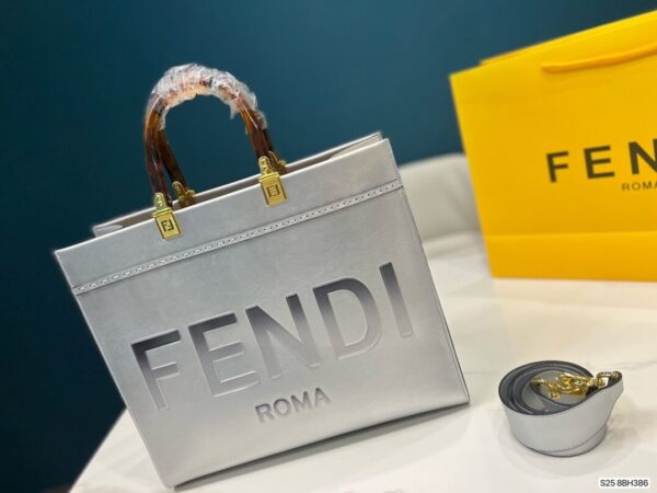 FN47 - Fendi Women's Fashion Bag