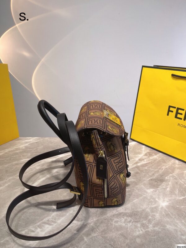 FN48 - Fendi Women's Fashion Bag
