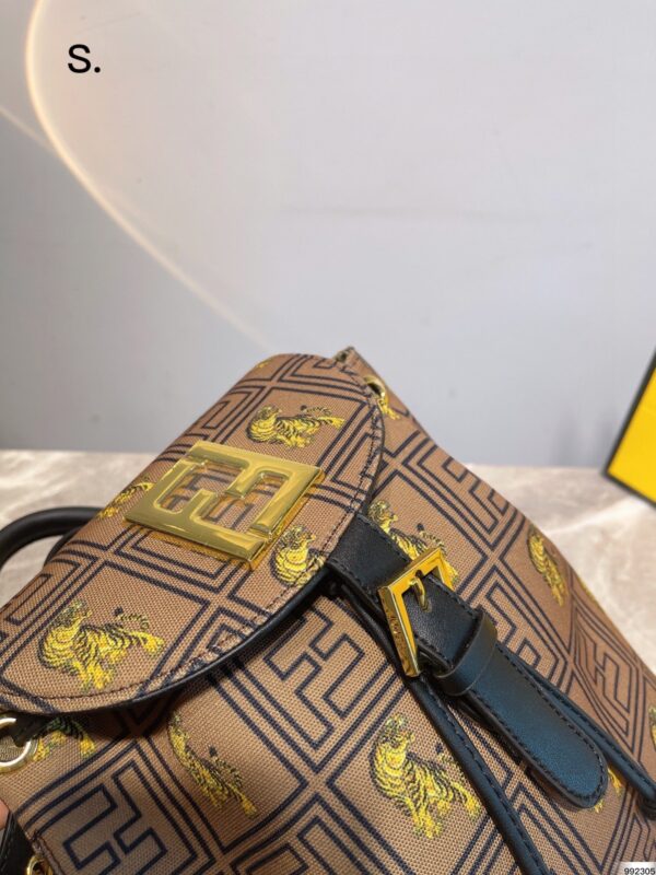 FN48 - Fendi Women's Fashion Bag