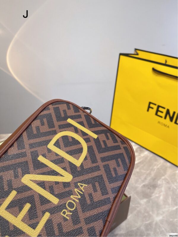 FN50 - Fendi Women's Fashion Bag