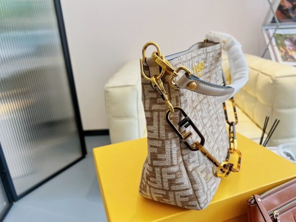 FN51 - Fendi Women's Fashion Bag