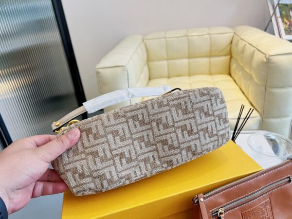 FN51 - Fendi Women's Fashion Bag