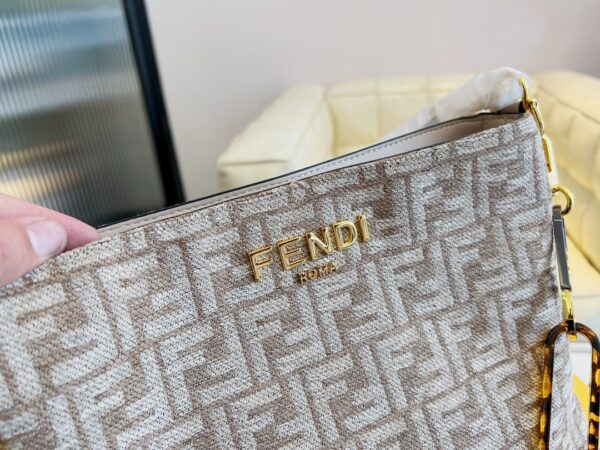 FN51 - Fendi Women's Fashion Bag