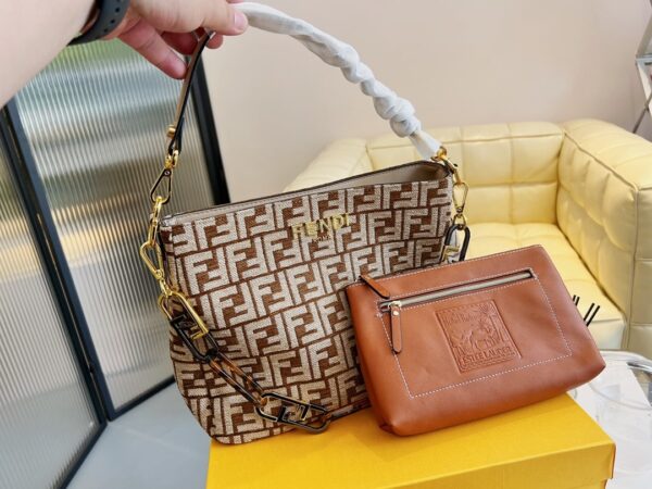 FN51 - Fendi Women's Fashion Bag