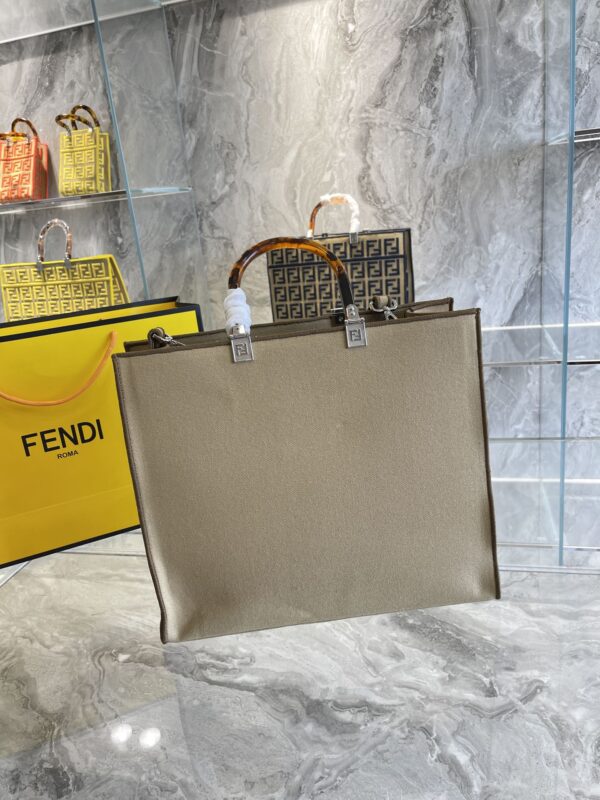 FN53 - Fendi Women's Fashion Bag