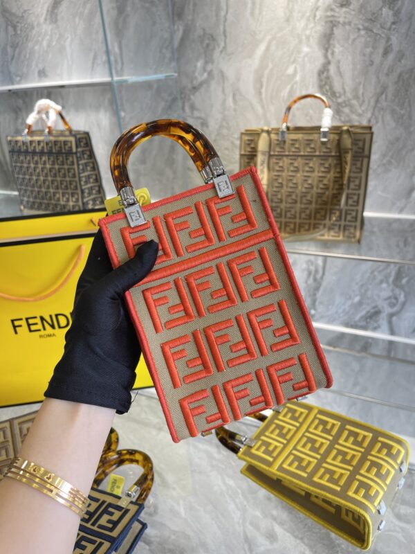 FN54 - Fendi Women's Fashion Bag