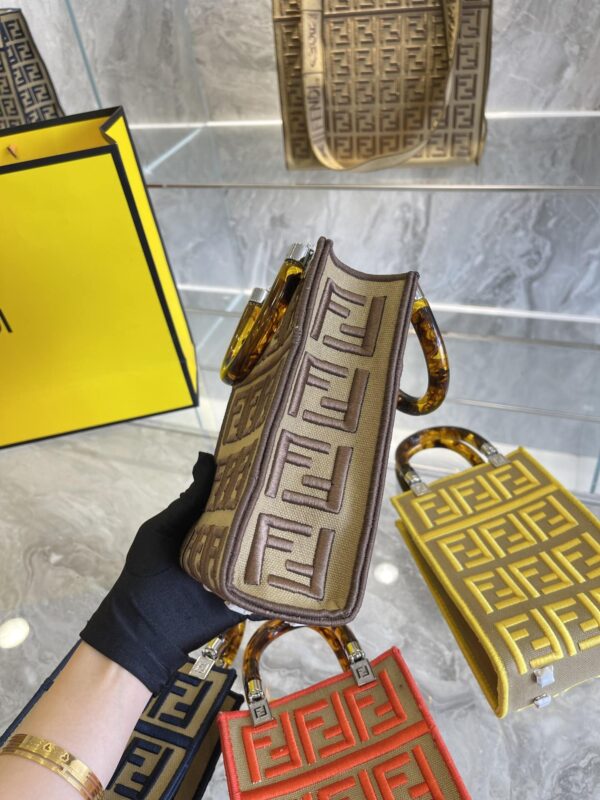 FN54 - Fendi Women's Fashion Bag
