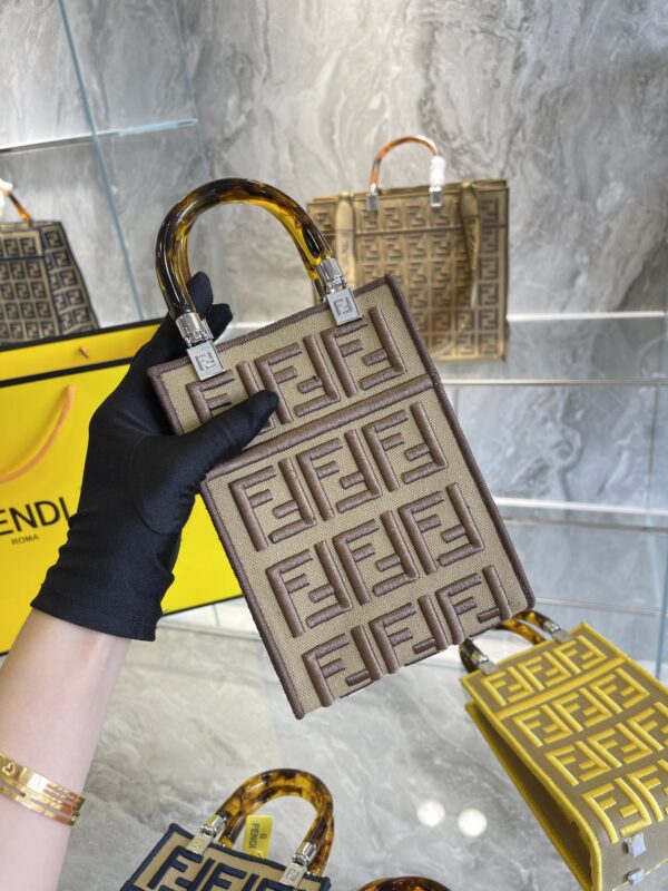 FN54 - Fendi Women's Fashion Bag
