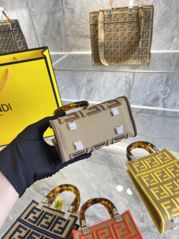 FN54 - Fendi Women's Fashion Bag