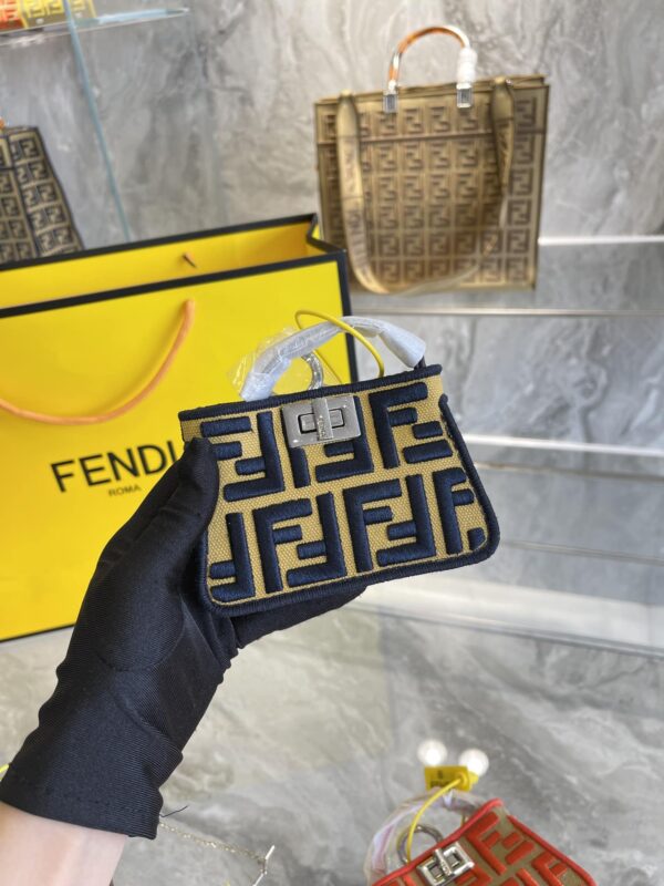 FN55 - Fendi Women's Fashion Bag