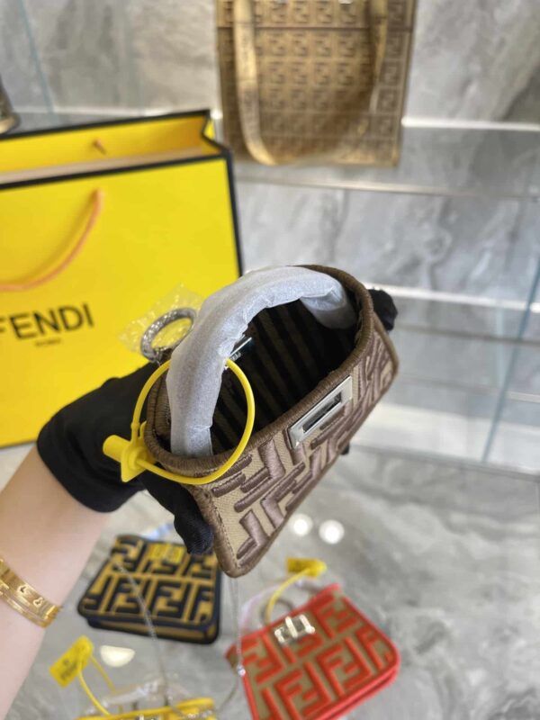 FN55 - Fendi Women's Fashion Bag