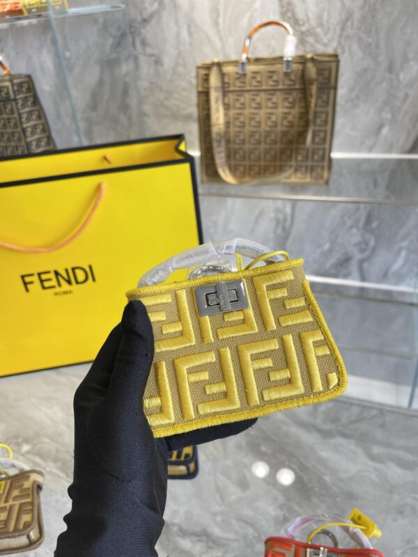 FN55 - Fendi Women's Fashion Bag