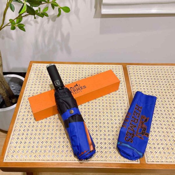 Folding Umbrella Printed In Circle Blue
