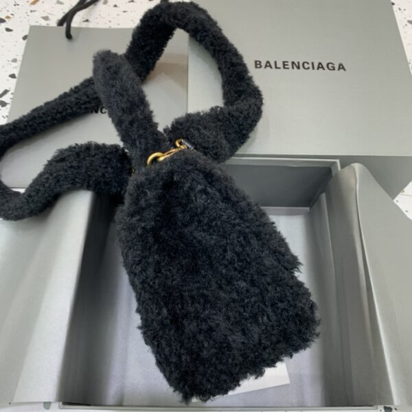 Furry Hourglass Small Handbag With Strap In Black For Women 9.4in/24cm 676365210FU1000