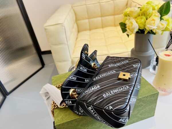 GA111 - Gucci Women's Fashion Bag
