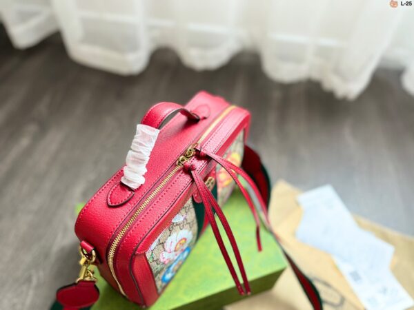 GA82 - Gucci Women's Fashion Bag
