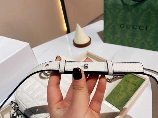 GA84 - Gucci White Women's Fashion Bag