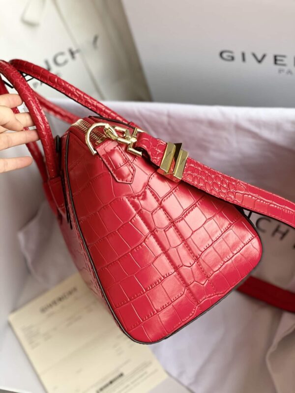 Givenchy Antigona Bag Red For Women, Women's Handbags, Shoulder Bags 11in/28cm GVC