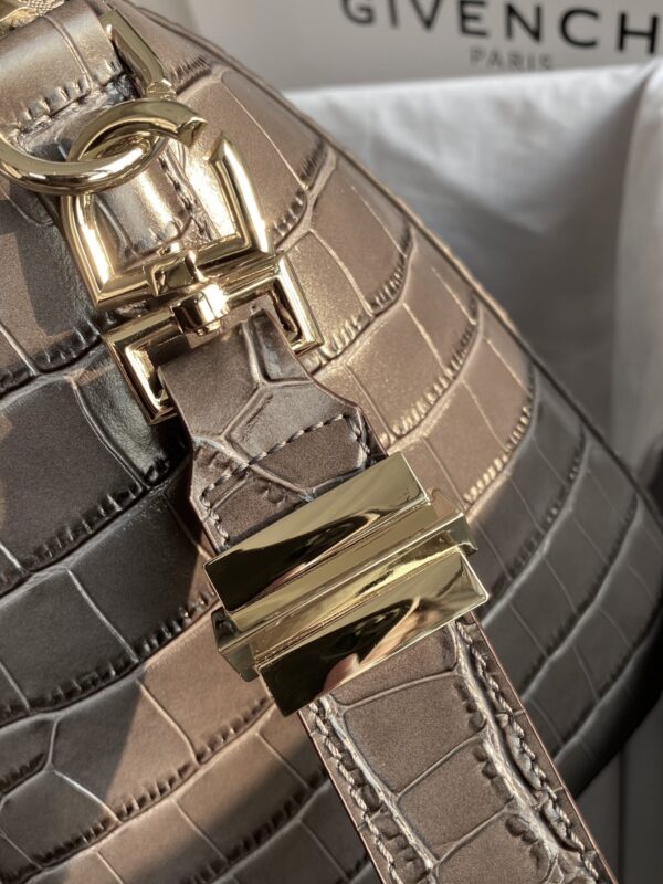 Givenchy Antigona Bag Silver For Women, Women's Handbags, Shoulder Bags 11in/28cm GVC