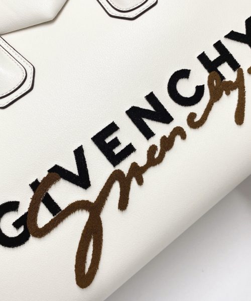 Givenchy Antigona Bag White For Women, Women's Handbags, Shoulder Bags 13in/33cm GVC
