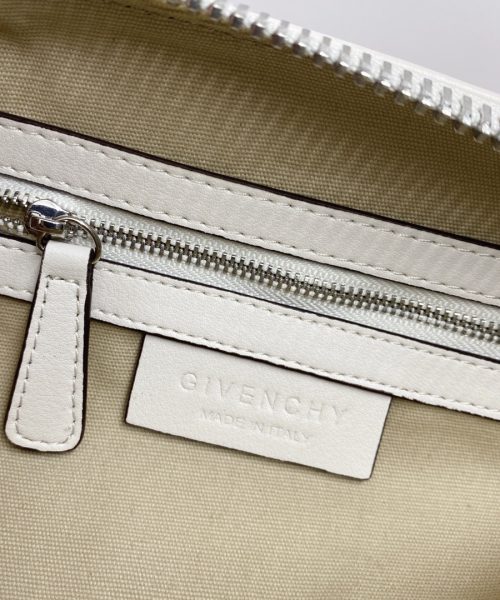 Givenchy Antigona Bag White For Women, Women's Handbags, Shoulder Bags 13in/33cm GVC