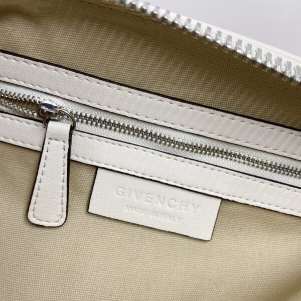 Givenchy Antigona Bag White For Women, Women's Handbags, Shoulder Bags 13in/33cm GVC