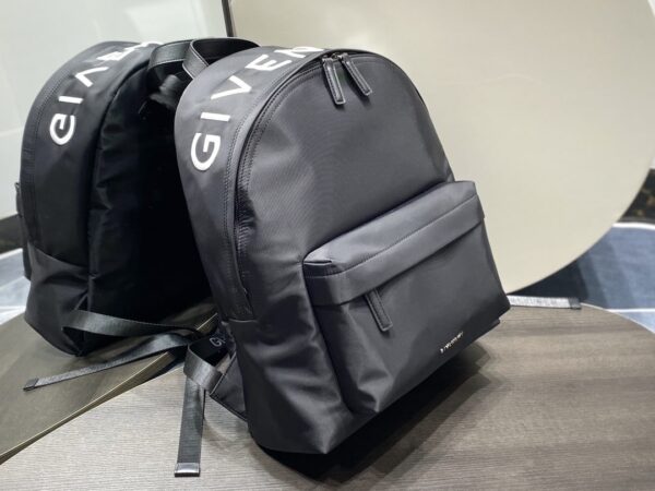 Givenchy Essentiel U Backpack Black For Men, Men's Backpacks 17in/43cm GVC BK508HK1F5-001