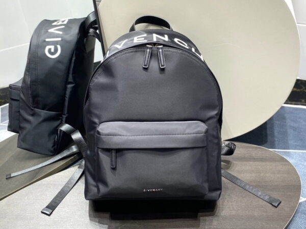 Givenchy Essentiel U Backpack Black For Men, Men's Backpacks 17in/43cm GVC BK508HK1F5-001