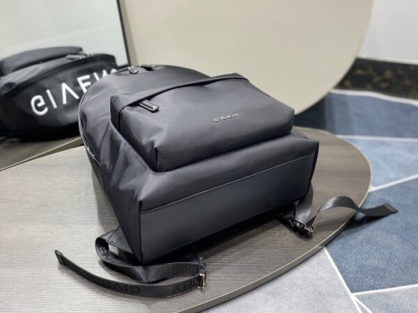 Givenchy Essentiel U Backpack Black For Men, Men's Backpacks 17in/43cm GVC BK508HK1F5-001