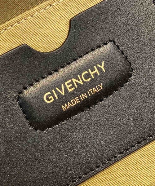Givenchy Messenger Bag Black For Women, Women's Handbags, Shoulder And Crossbody Bags 9.8in/25cm GVC