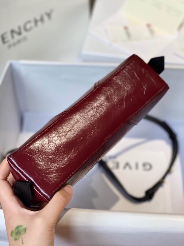 Givenchy Messenger Bag Burgundy For Women, Women's Handbags, Shoulder And Crossbody Bags 9.8in/25cm GVC