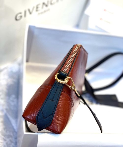 Givenchy Messenger Bag Caramel Brown For Women, Women's Handbags, Shoulder And Crossbody Bags 9.8in/25cm GVC