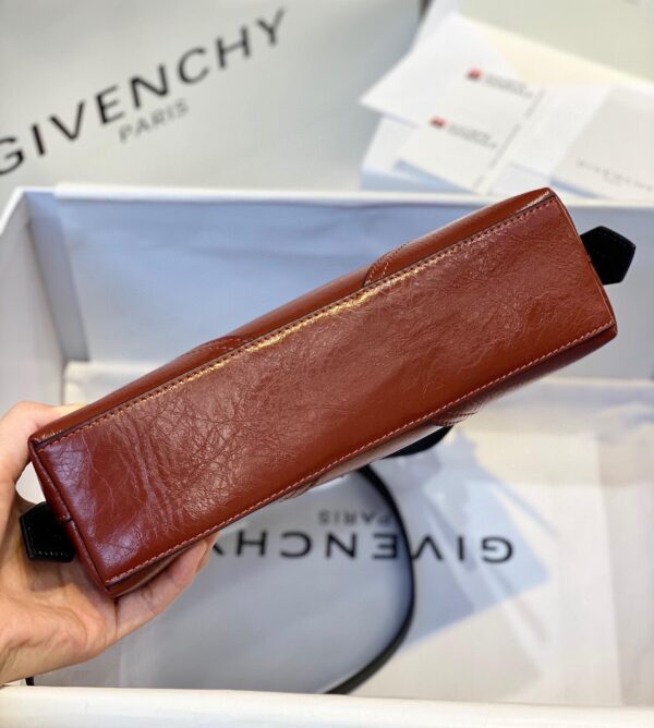 Givenchy Messenger Bag Caramel Brown For Women, Women's Handbags, Shoulder And Crossbody Bags 9.8in/25cm GVC