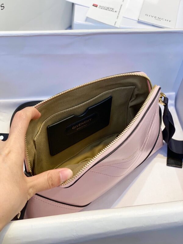 Givenchy Messenger Bag Light Pink For Women, Women's Handbags, Shoulder And Crossbody Bags 9.8in/25cm GVC
