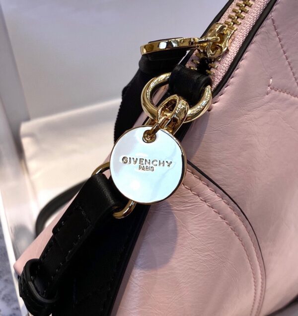 Givenchy Messenger Bag Light Pink For Women, Women's Handbags, Shoulder And Crossbody Bags 9.8in/25cm GVC