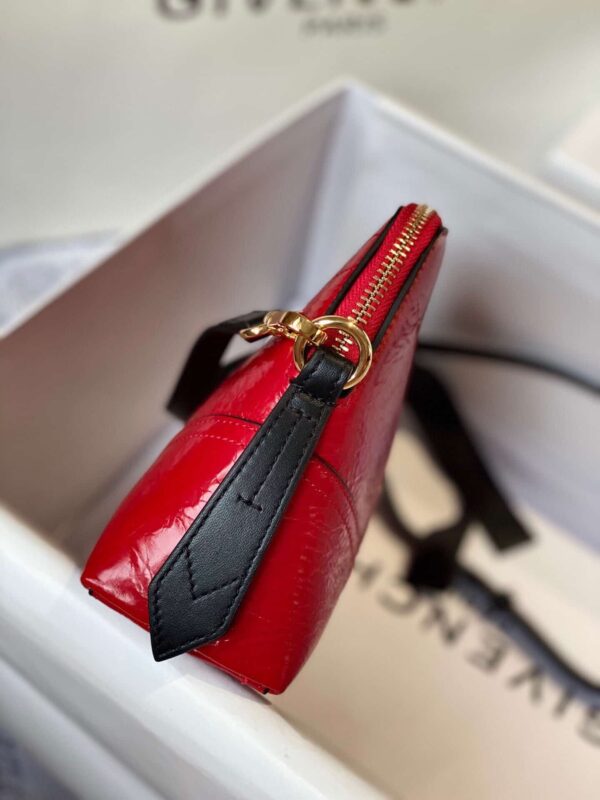 Givenchy Messenger Bag Red For Women, Women's Handbags, Shoulder And Crossbody Bags 9.8in/25cm GVC