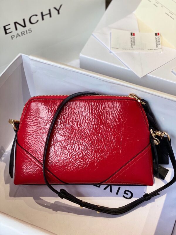 Givenchy Messenger Bag Red For Women, Women's Handbags, Shoulder And Crossbody Bags 9.8in/25cm GVC