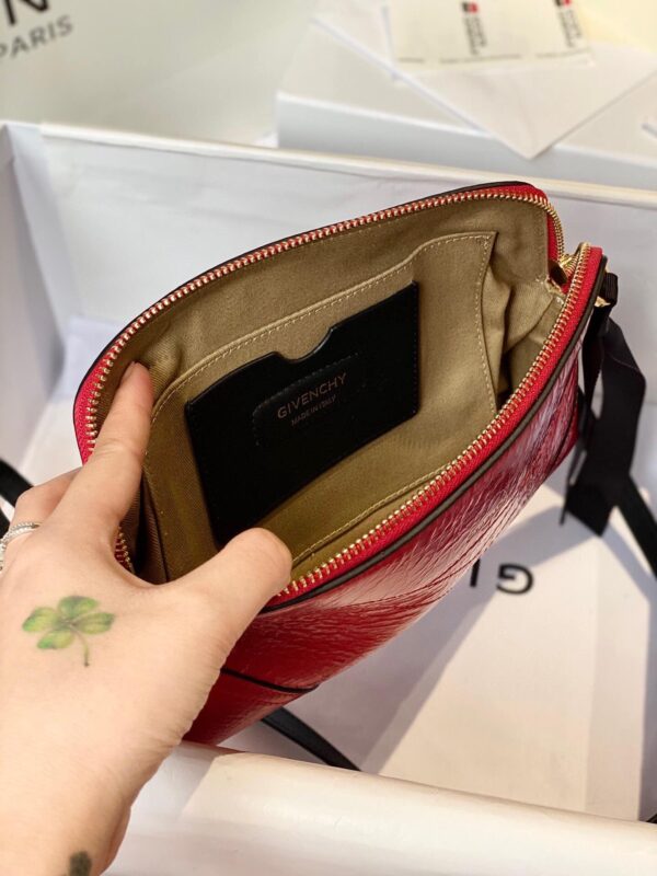Givenchy Messenger Bag Red For Women, Women's Handbags, Shoulder And Crossbody Bags 9.8in/25cm GVC