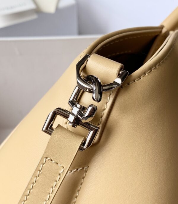 Givenchy Mini Antigona Lock Bag Caramel For Women, Women's Handbags, Shoulder Bags 8.7in/22cm GVC