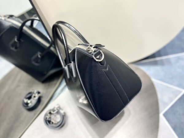 Givenchy Mini Antigona Sport Bag Black For Women, Women's Handbags, Shoulder Bags 8.7in/22cm GVC BB50P6B1A4-001