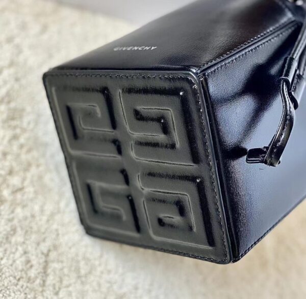Givenchy Mini Cut Out Bucket Bag Black For Women, Women's Handbags, Shoulder Bags 6.3in/16cm GVC BB50NRB1GV-001