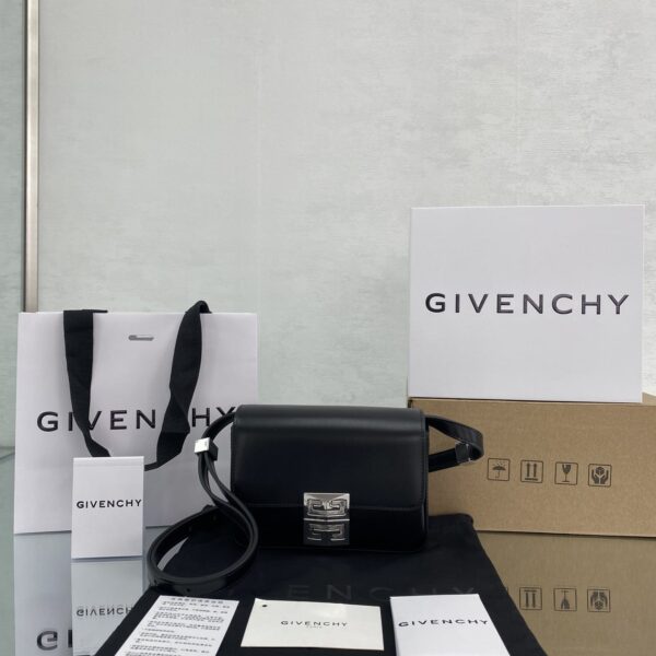 Givenchy Small 4G Bag Black For Women, Women's Handbags, Shoulder Bags 6.5in/16.5cm GVC BB50HDB15S-001