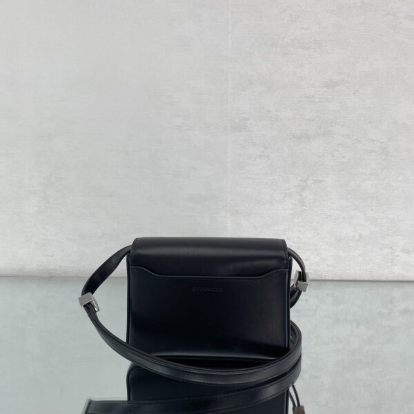 Givenchy Small 4G Bag Black For Women, Women's Handbags, Shoulder Bags 6.5in/16.5cm GVC BB50HDB15S-001