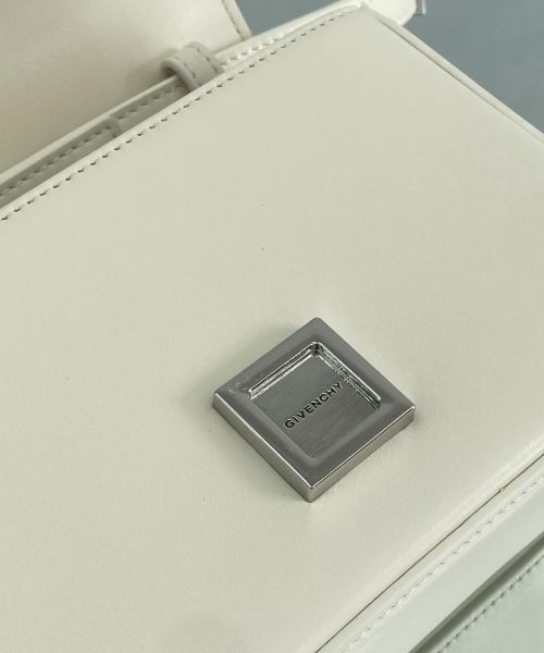 Givenchy Small 4G Bag Ivory For Women, Women's Handbags, Shoulder Bags 6.5in/16.5cm GVC