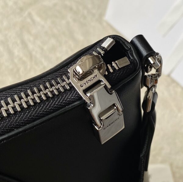 Givenchy Small Antigona Sport Bag Black For Women, Women's Handbags, Shoulder Bags 13in/33cm GVC