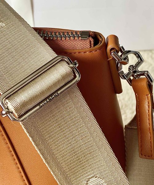 Givenchy Small Antigona Sport Bag Pumpkin For Women, Women's Handbags, Shoulder Bags 13in/33cm GVC BB50MZB1A4-802