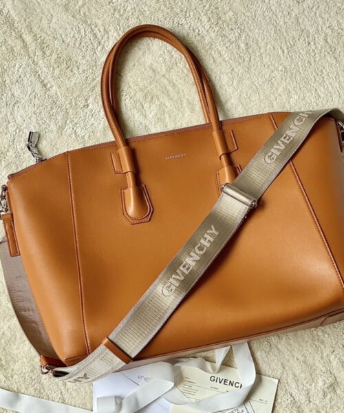 Givenchy Small Antigona Sport Bag Pumpkin For Women, Women's Handbags, Shoulder Bags 13in/33cm GVC BB50MZB1A4-802