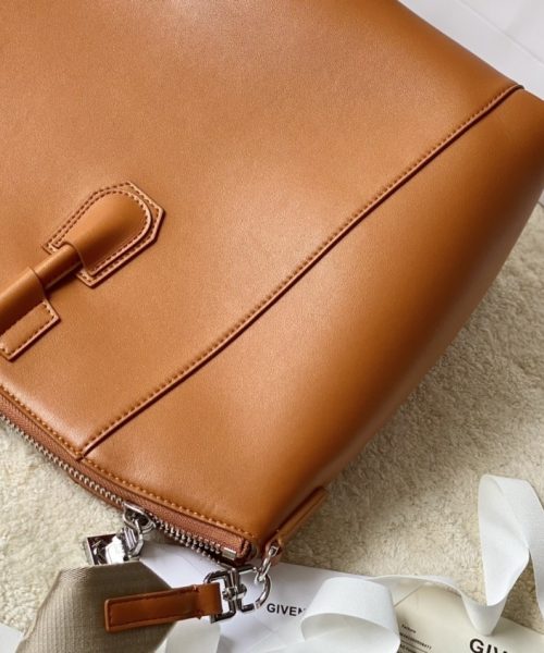 Givenchy Small Antigona Sport Bag Pumpkin For Women, Women's Handbags, Shoulder Bags 13in/33cm GVC BB50MZB1A4-802